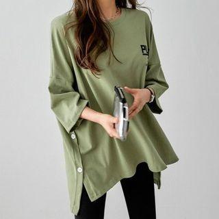 Button-side Letter Print T-shirt Khaki - One Size