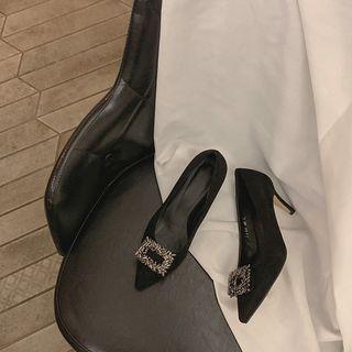 Pointy-toe Beaded-buckle Stiletto Pumps