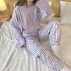 Long-sleeve Plain T-shirt + High-waist Plaid Pants