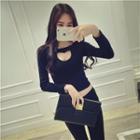 Keyhole-front Top