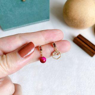 Non-matching Bead & Alloy Hexagon Dangle Earring