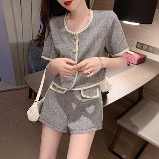 Crew-neck Light Cardigan / High-waist Wide Shorts