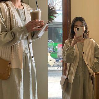 Sleeveless Cable-knit Cardigan
