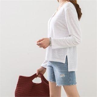 Dip-back Slit-side T-shirt