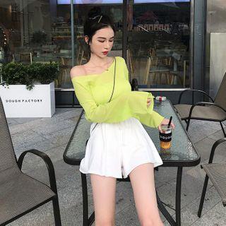 Long-sleeved Knit Shirt / Lace Up Sporty Shorts