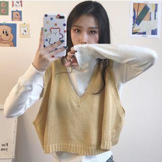 Cropped Knit Vest / Mock-turtleneck T-shirt