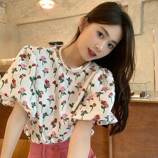 Set: Puff-sleeve Floral Print Blouse + Faux Pearl Choker