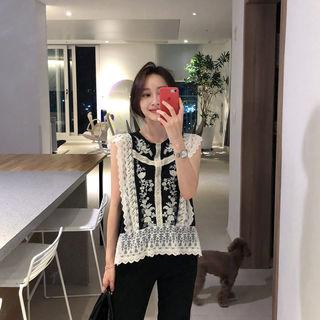 Lace-detail Embroidered Top