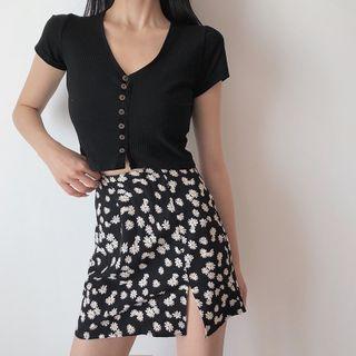 Short-sleeve Button-up Crop Top / Floral Print Mini Skirt