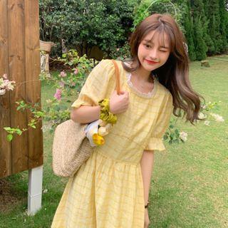 Balloon-sleeve Plaid Midi A-line Dress Yellow - One Size