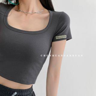 Short-sleeve U-neck Crop T-shirt