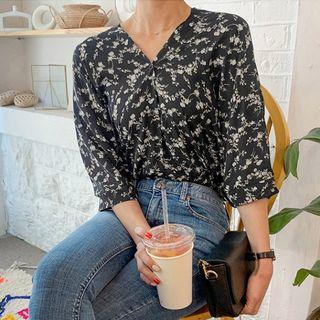 3/4-sleeve Open-placket Floral Blouse