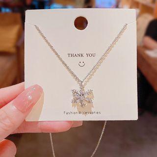 Rhinestone Snowflake Necklace X843 - 1pc - Silver - One Size