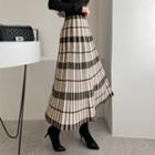 Contrast-trim Patterned Long Knit Skirt