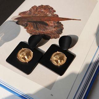 Embossed Alloy Resin Square Dangle Earring