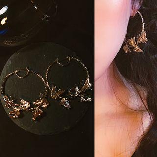 Metal Butterfly Hoop Earring 973a - Gold - One Size