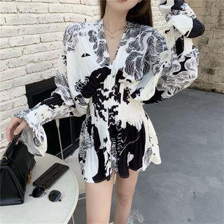 Print V-neck Long-sleeve Blouse Black & White - One Size