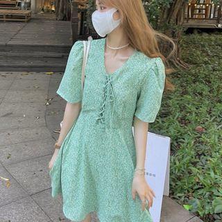 Short-sleeve Floral Print Midi A-line Dress Light Green - One Size