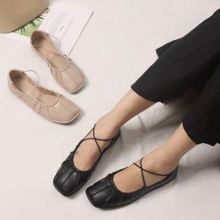 Cross-strap Plain Flats
