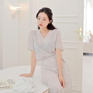 [lovb] Crepe V-neck Blouse