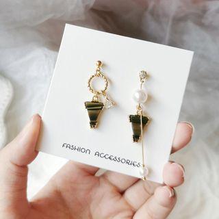 Non-matching Faux Pearl Rhinestone Triangle Dangle Earring