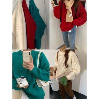 Long-sleeve Round-neck Cable-knit Sweater