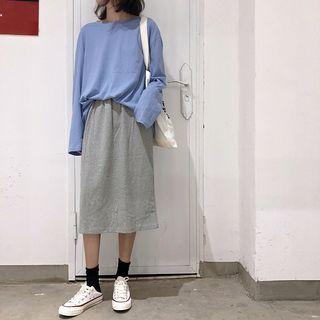 Long-sleeve T-shirt / A-line Maxi Skirt