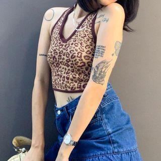 Halter-neck Leopard Print Knit Crop Top