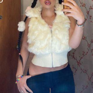 Sleeveless Furry Zip-up Jacket