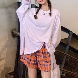 Long-sleeve Slit T-shirt / Plaid Shorts