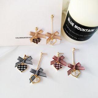 Non-matching Bow Heart Dangle Earring