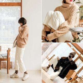 Textured Straight-cut Pants