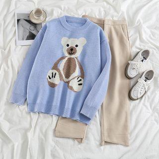 Bear Sweater / Slim Fit Pants