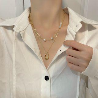Faux Pearl Necklace / Hollow Out Pendant Necklace
