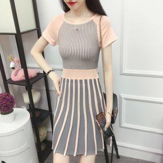 Color Block Short-sleeve Knit A-line Dress