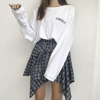 Lettering Long-sleeve T-shirt / Plaid Asymmetric A-line Skirt