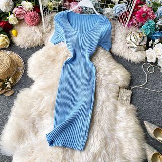 V-neck Short-sleeve Slim-cut Knit Dress