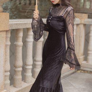 Set: Bell-sleeve Lace Top + Spaghetti Strap Midi Velvet Dress