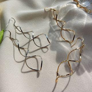 Swirl Dangle Earring
