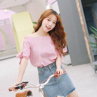 Pinstripe Off-shoulder Short-sleeve Blouse