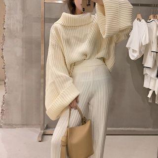 Turtle Neck Sweater / Wide-leg Pants