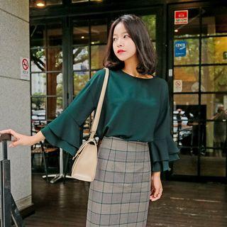 Round-neck Layered Bell-cuff Top
