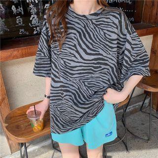 Elbow-sleeve Zebra Printed T-shirt
