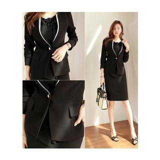 Collarless Contrast-layered Blazer