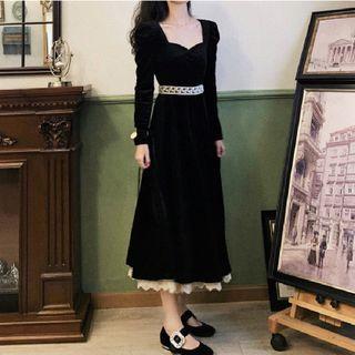 Long-sleeve Square-neck Velvet A-line Dress