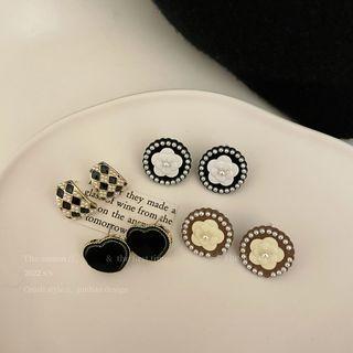 Flower / Faux Pearl / Glaze Earring (various Designs)