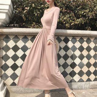 Long-sleeve Open Back A-line Dress