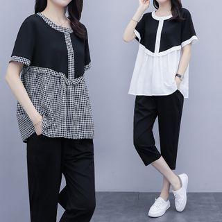 Short-sleeve Paneled Top / Capri Pants
