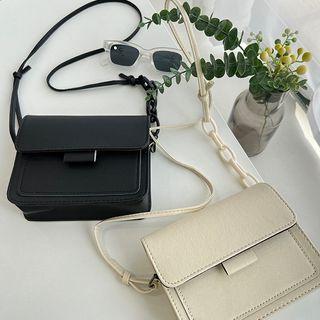 Chain-detail Flap Shoulder Bag