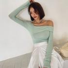 Off-shoulder Fold-over Slim-fit T-shirt